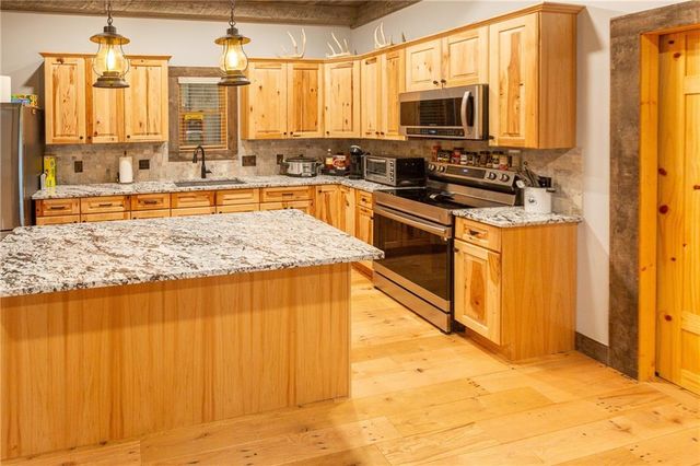 000 SE Virginia Road, Kincaid, KS 66039