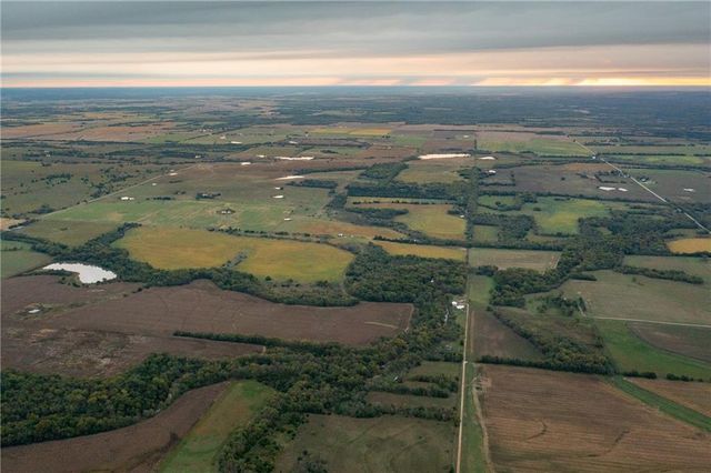 000 SE Virginia Road, Kincaid, KS 66039