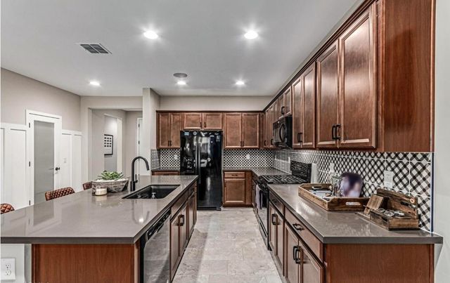 5059 N 183rd Lane, Litchfield Park, AZ 85340