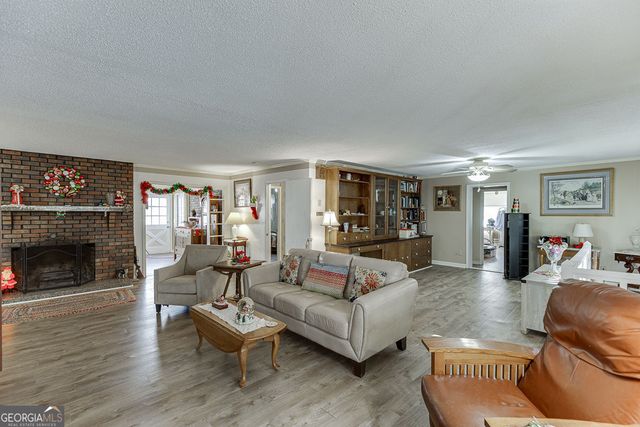 329 RIVERBEND Drive, Royston, GA 30662