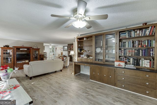 329 RIVERBEND Drive, Royston, GA 30662