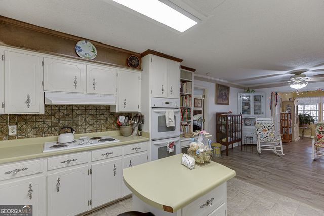 329 RIVERBEND Drive, Royston, GA 30662