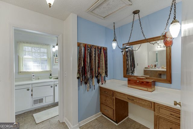 329 RIVERBEND Drive, Royston, GA 30662