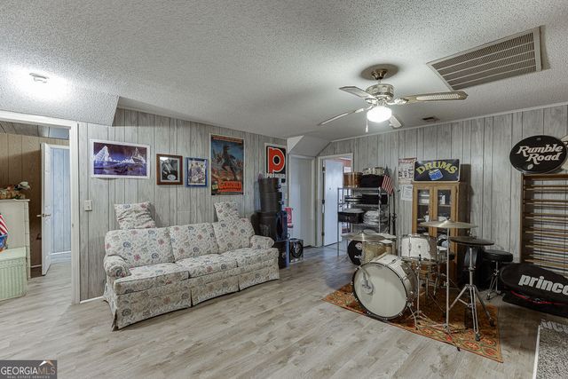 329 RIVERBEND Drive, Royston, GA 30662
