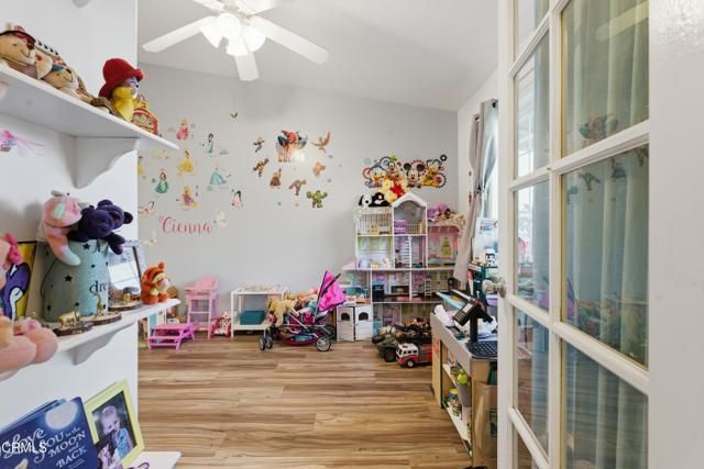 23508 Canzonet Street, Woodland Hills (los Angeles), CA 91367