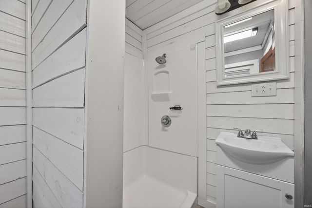 708 15th Street, Bedford, IN 47421