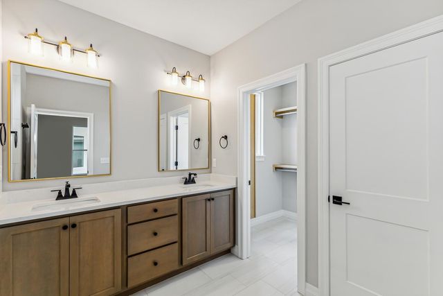 304 W Pepper Tree Rd, Andover, KS 67002