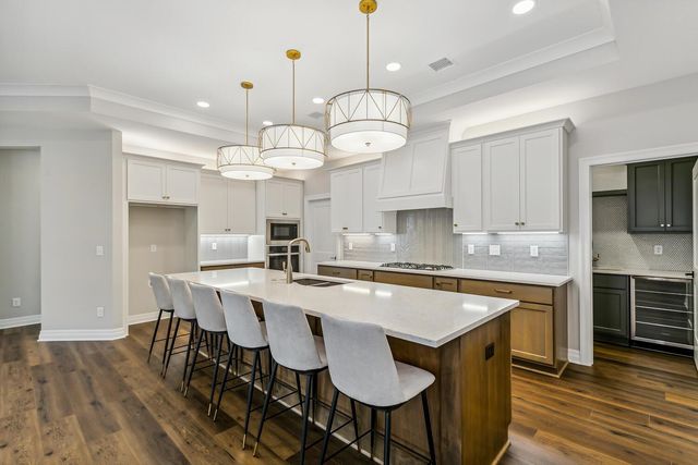 304 W Pepper Tree Rd, Andover, KS 67002