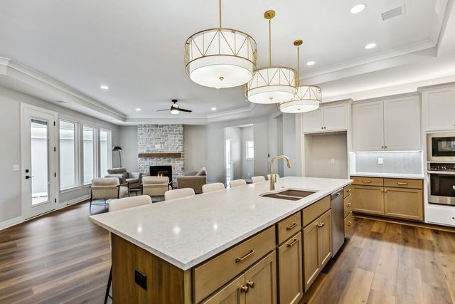 304 W Pepper Tree Rd, Andover, KS 67002