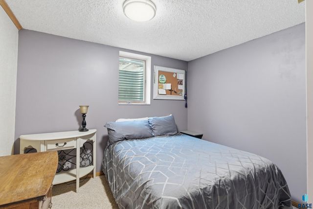 6212 W 59th St Street, Sioux Falls, SD 57106