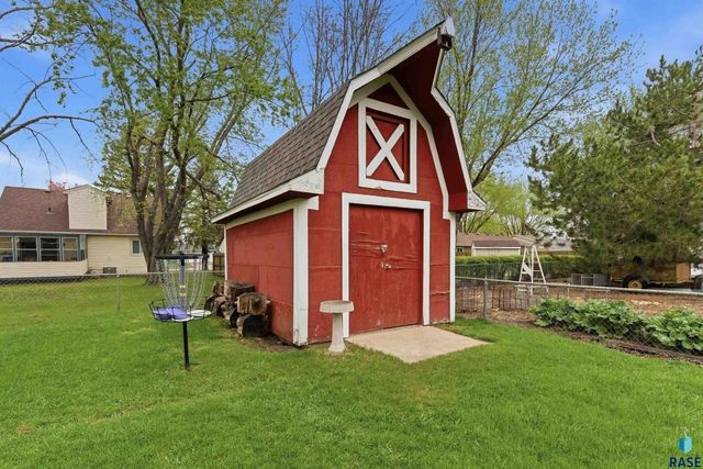 6212 W 59th St Street, Sioux Falls, SD 57106