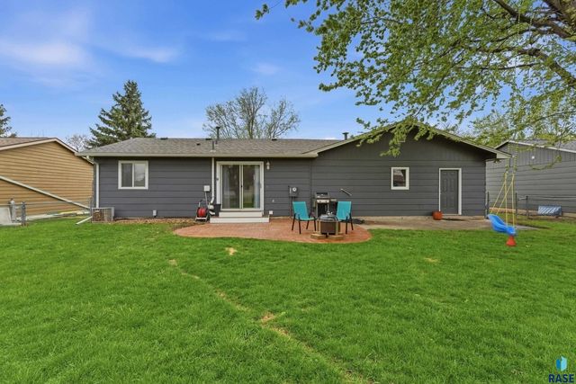 6212 W 59th St Street, Sioux Falls, SD 57106
