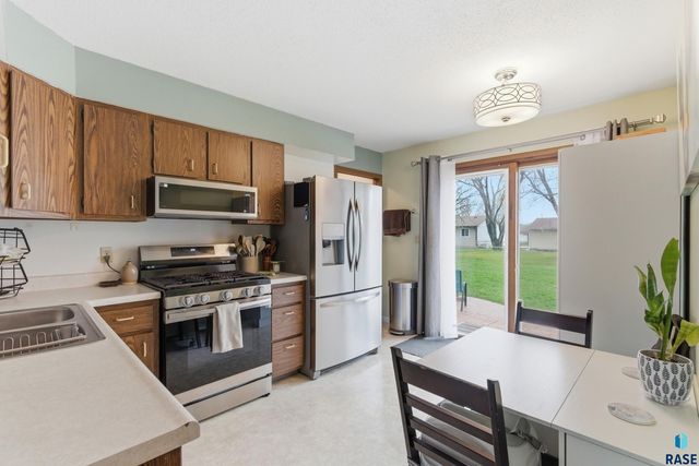 6212 W 59th St Street, Sioux Falls, SD 57106