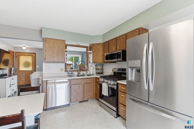 6212 W 59th St Street, Sioux Falls, SD 57106