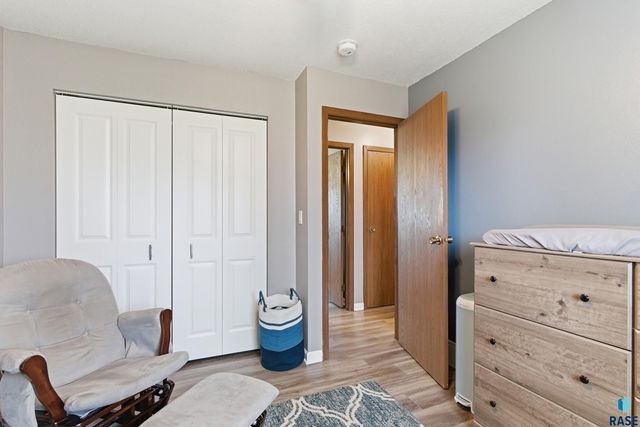6212 W 59th St Street, Sioux Falls, SD 57106