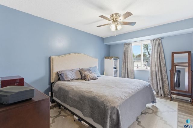 6212 W 59th St Street, Sioux Falls, SD 57106