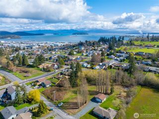 4011 Commercial Avenue, Anacortes, WA 98221