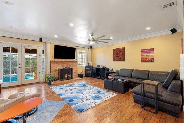 2213 Knoxville Avenue, Long Beach, CA 90815