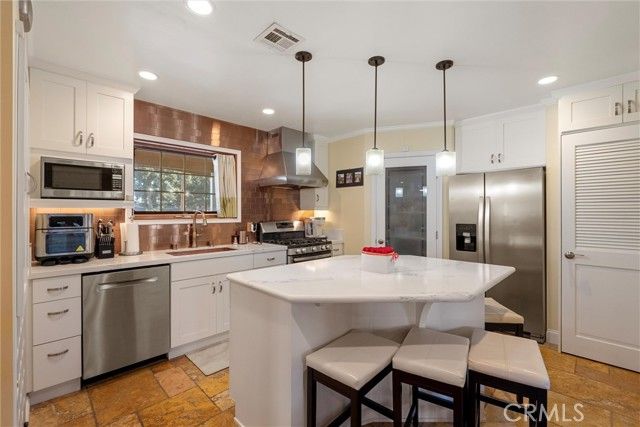 2213 Knoxville Avenue, Long Beach, CA 90815