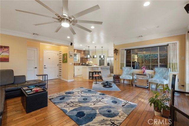 2213 Knoxville Avenue, Long Beach, CA 90815