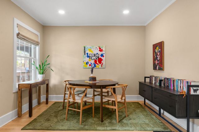 2324 W Eastwood Avenue, Chicago, IL 60625