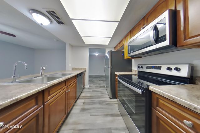 3601 W COUNTRY GABLES Drive, Phoenix, AZ 85053