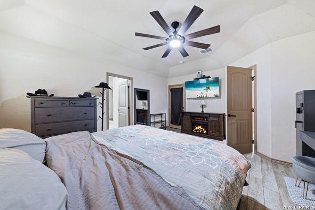 317 HONEYSUCKLE LN, La Vernia, TX 78121