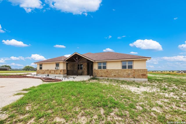 317 HONEYSUCKLE LN, La Vernia, TX 78121