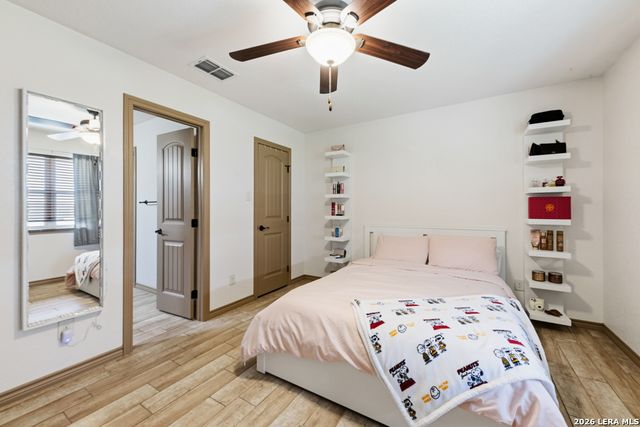317 HONEYSUCKLE LN, La Vernia, TX 78121