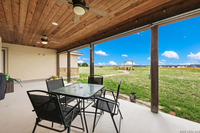 317 HONEYSUCKLE LN, La Vernia, TX 78121