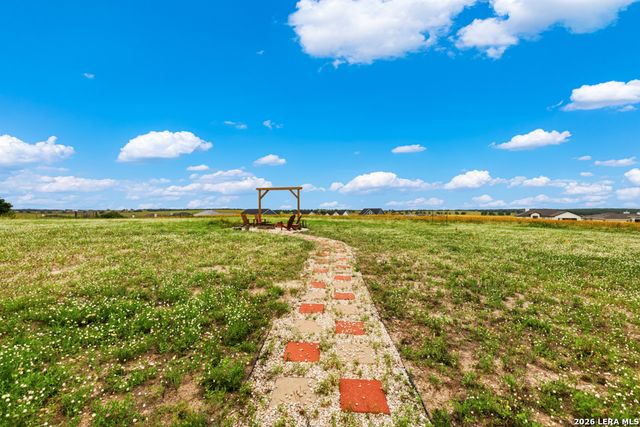 317 HONEYSUCKLE LN, La Vernia, TX 78121