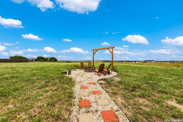 317 HONEYSUCKLE LN, La Vernia, TX 78121