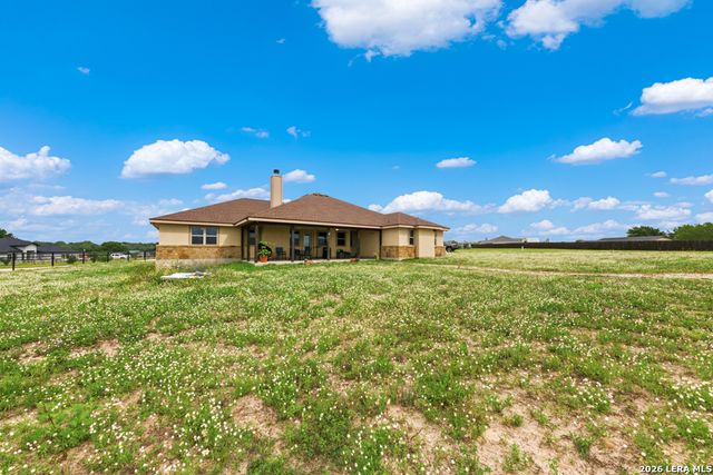 317 HONEYSUCKLE LN, La Vernia, TX 78121