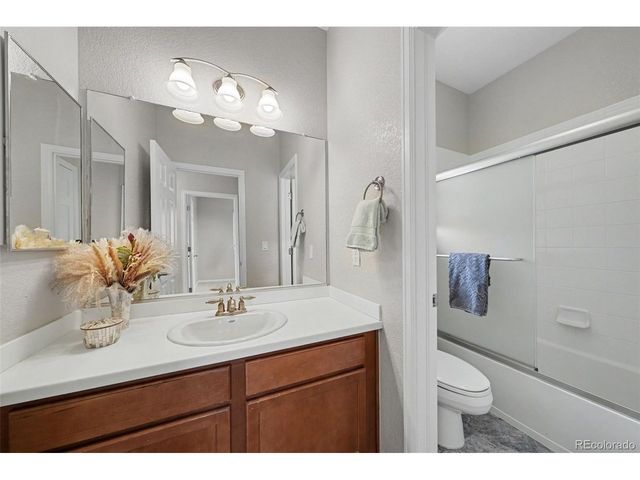 1975 Fairway Pointe Dr, Erie, CO 80516