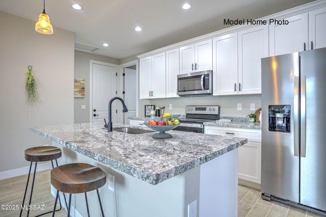 233 S Richmond Drive, Vail, AZ 85641