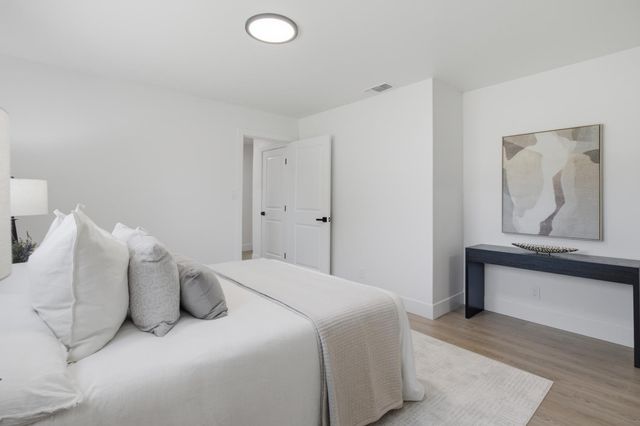 2611 Foothill Dr, Carmichael, CA 95608