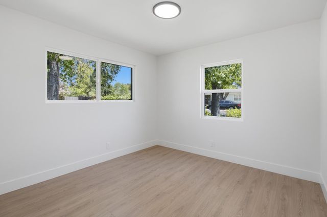 2611 Foothill Dr, Carmichael, CA 95608