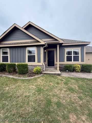 1415 S Willowbrook Circle, Fort Smith, AR 72908