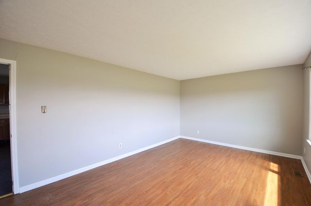 2300 Oregon Road, Salvisa, KY 40372