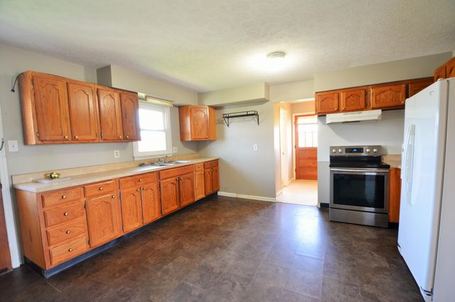 2300 Oregon Road, Salvisa, KY 40372