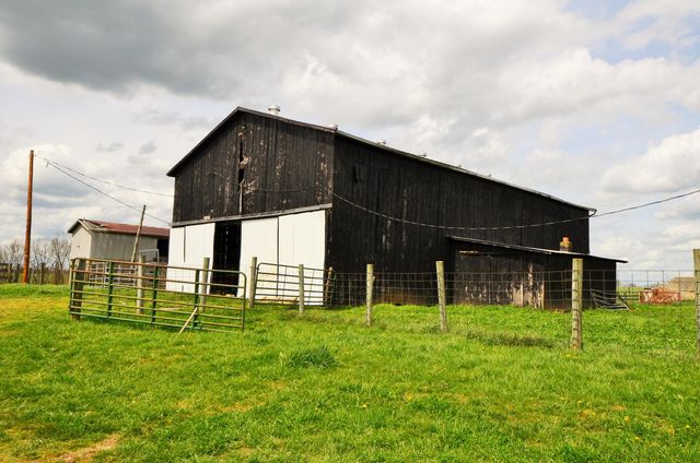 2300 Oregon Road, Salvisa, KY 40372