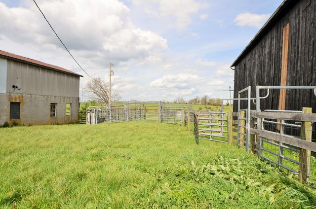 2300 Oregon Road, Salvisa, KY 40372