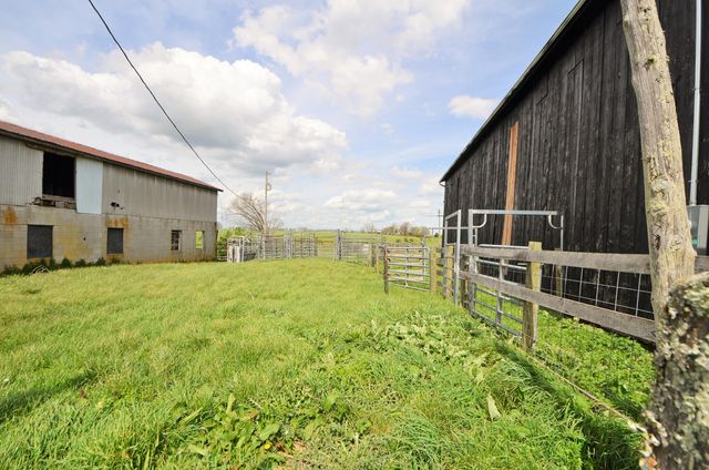 2300 Oregon Road, Salvisa, KY 40372