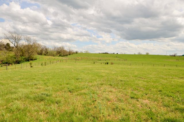 2300 Oregon Road, Salvisa, KY 40372