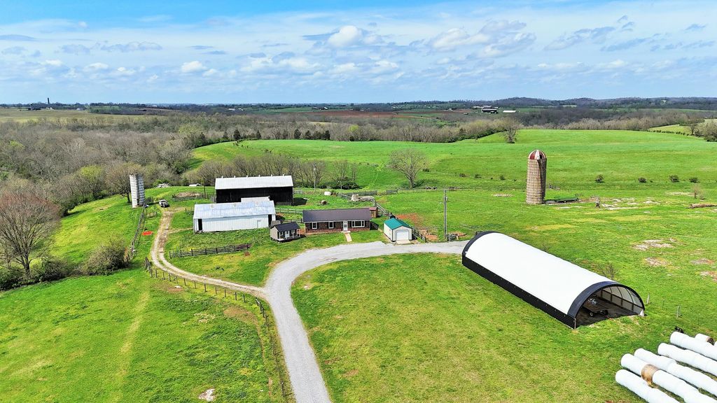 2300 Oregon Road, Salvisa, KY 40372