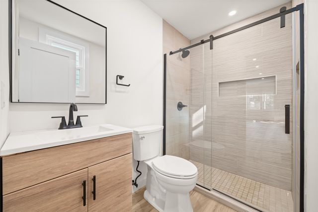 13 EAST 32ND ST, Bayonne, NJ 07002