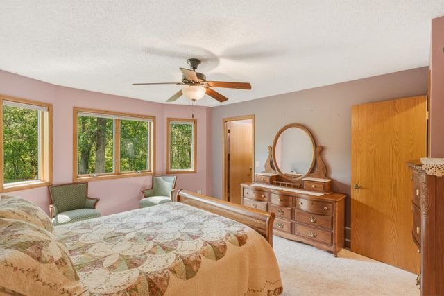 6973 4th Street Circle N, Oakdale, MN 55128