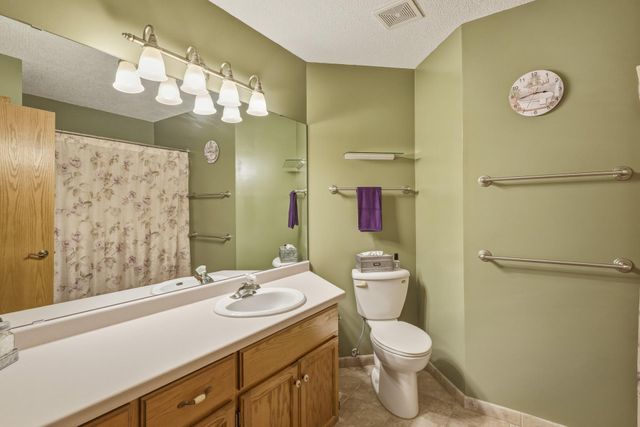 6973 4th Street Circle N, Oakdale, MN 55128