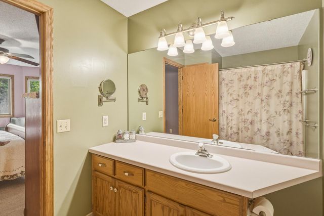 6973 4th Street Circle N, Oakdale, MN 55128