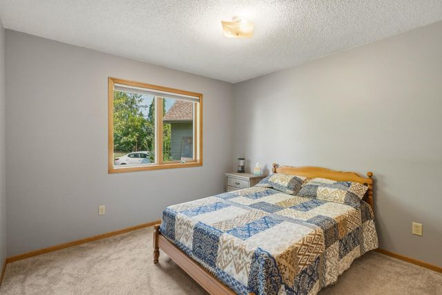 6973 4th Street Circle N, Oakdale, MN 55128